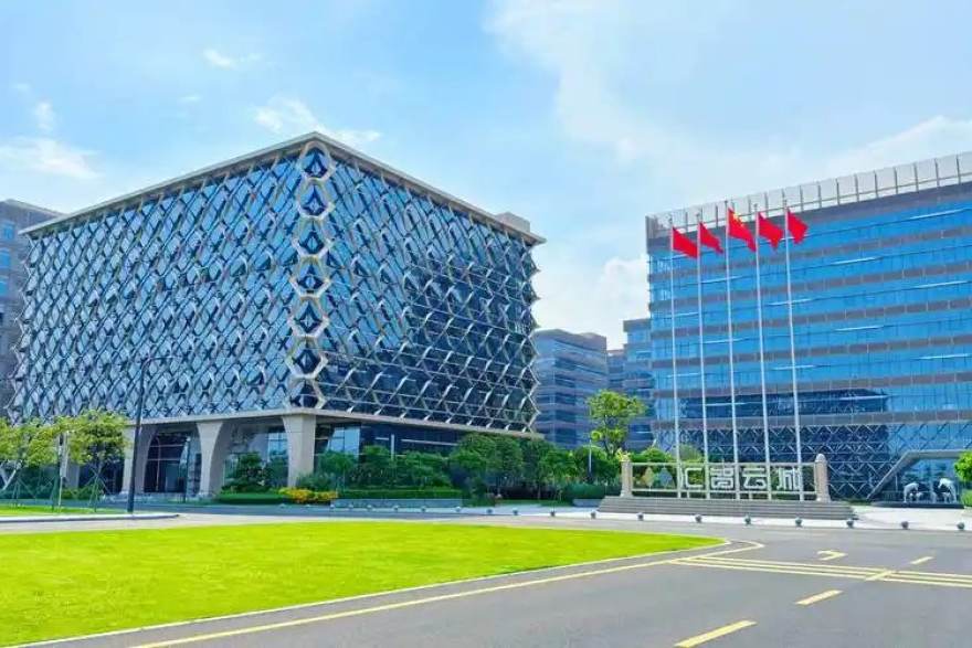 乐球吧 赛季中期观察：五大联赛格局盘点，哪些球队的势头最值得关注